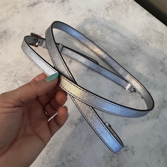 Women's Michael Kors Jet Set Silver Saffiano Leather Crossbody Clutch Purse - Picture 9 of 14